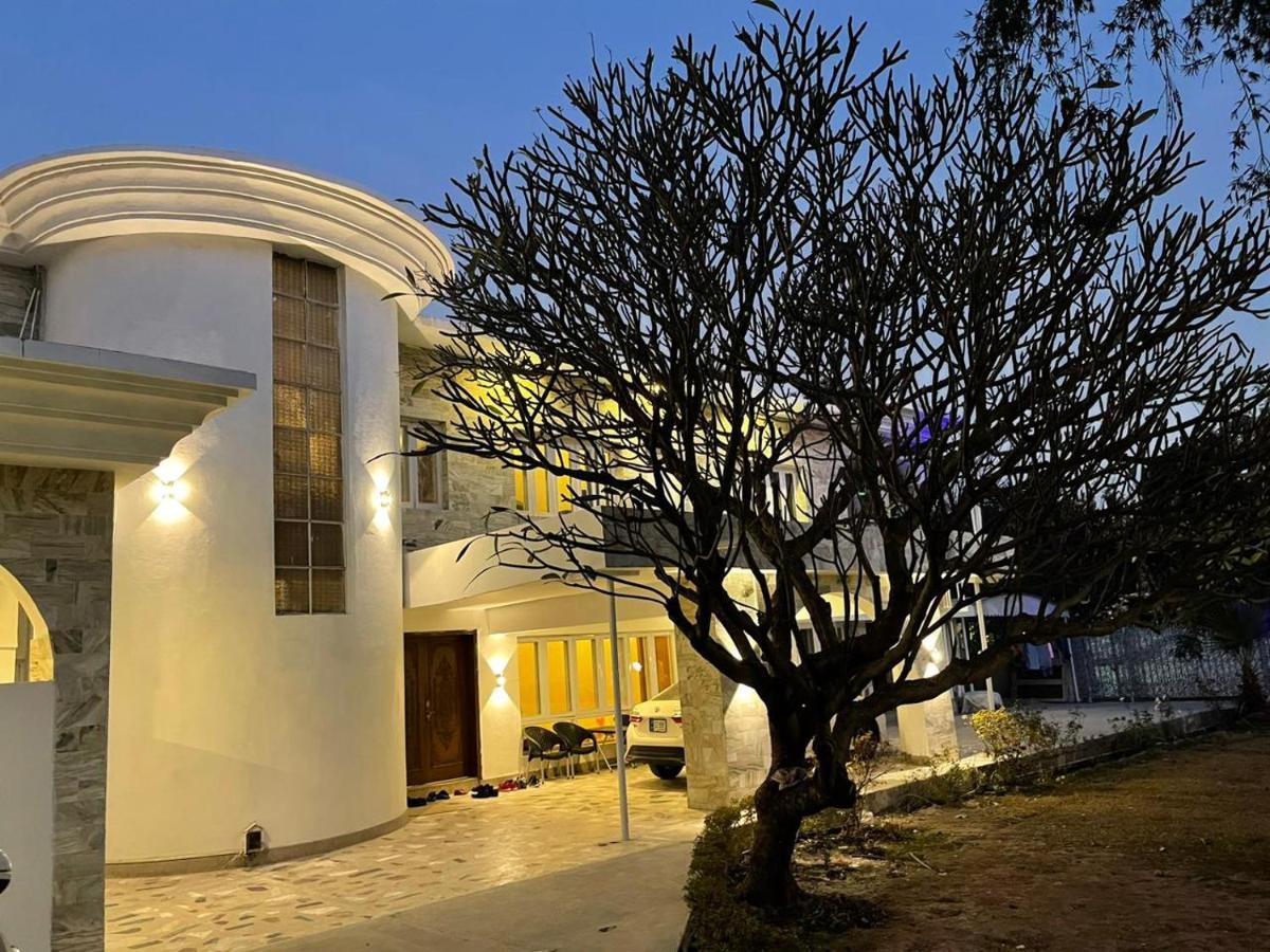 Laca Sa Lodge Opp Canturus Mall Islamabad Exterior photo