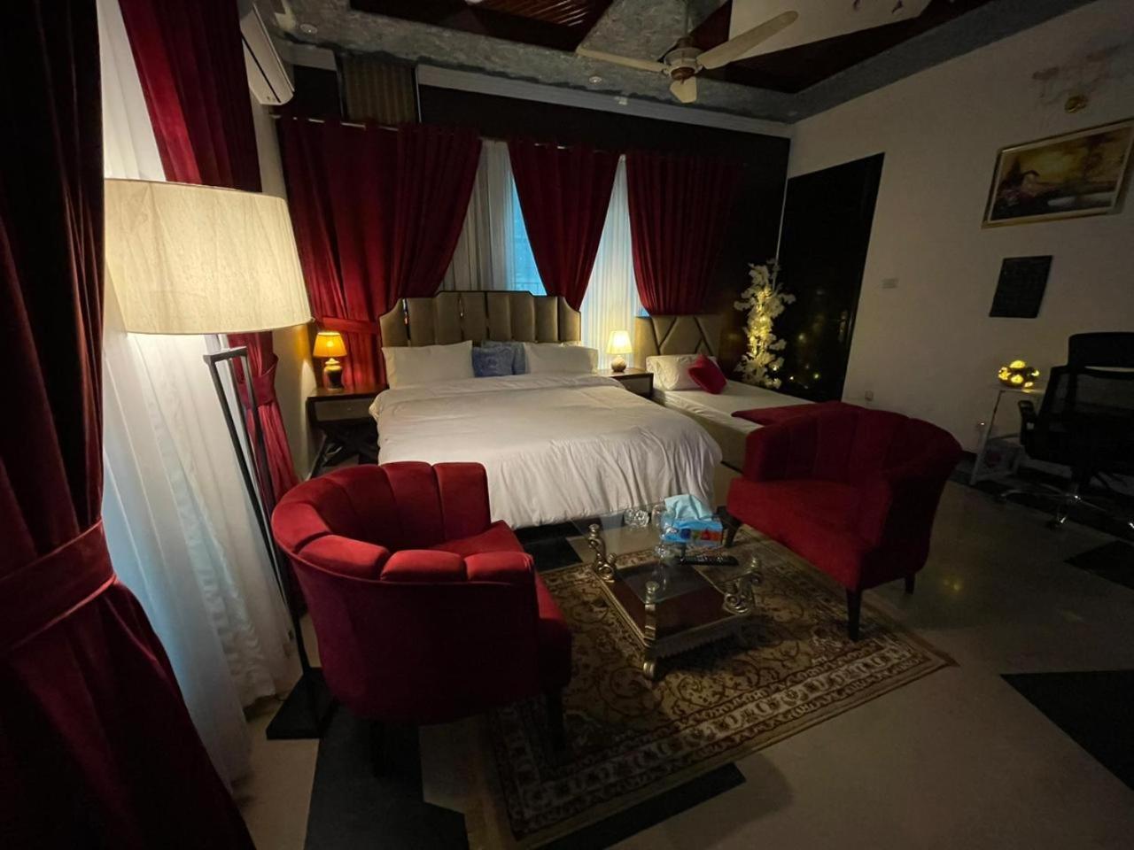 Laca Sa Lodge Opp Canturus Mall Islamabad Exterior photo